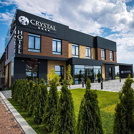 Hotel Crystal Pecinci Bagian luar foto