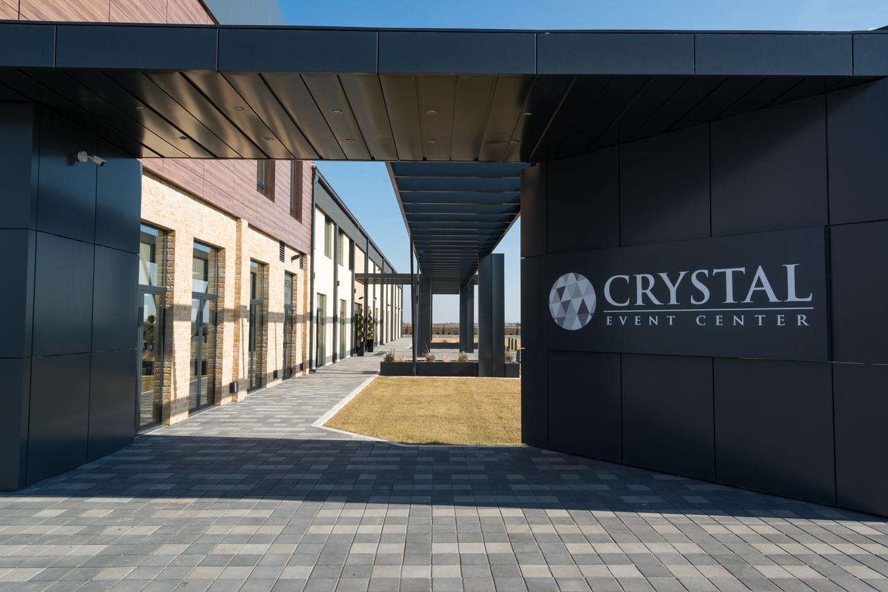 Hotel Crystal Pecinci Bagian luar foto