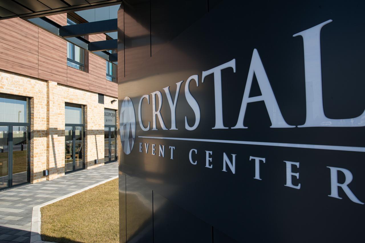 Hotel Crystal Pecinci Bagian luar foto