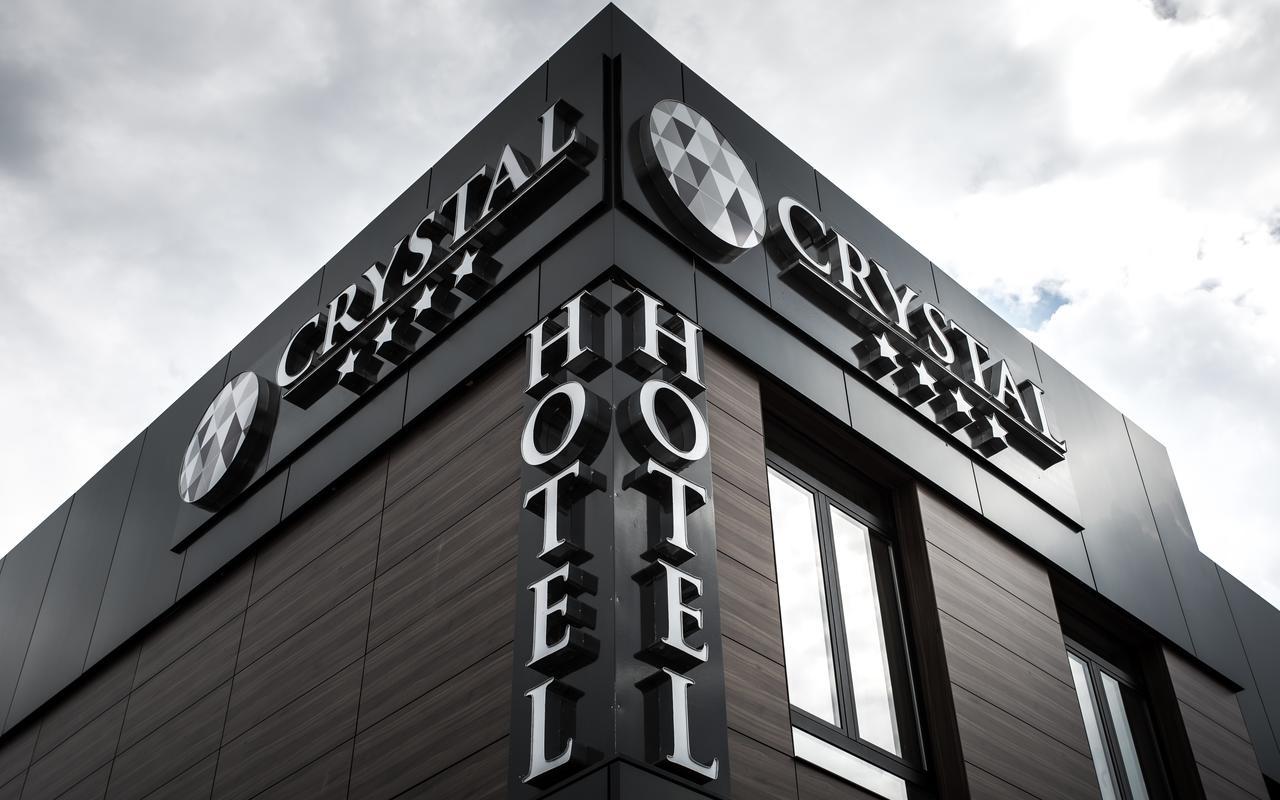 Hotel Crystal Pecinci Bagian luar foto