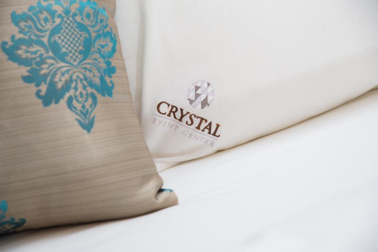 Hotel Crystal Pecinci Bagian luar foto